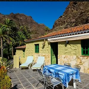 https://casa-las-toscas-38870.in-canary-islands.com